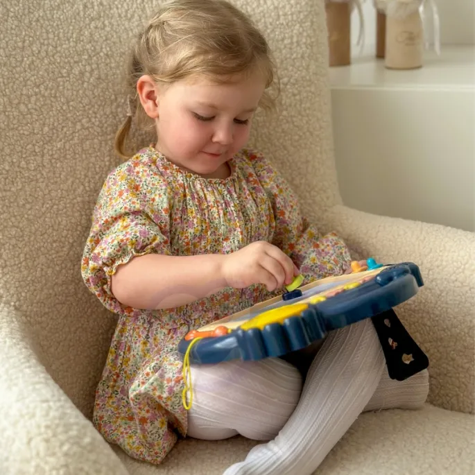 Znikopis z suwakiem i stempelkami dla rozwijających zabaw