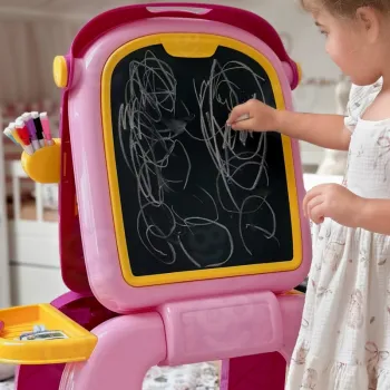 Stabilna tablica do nauki liter, liczb i wyrażania wyobraźni.