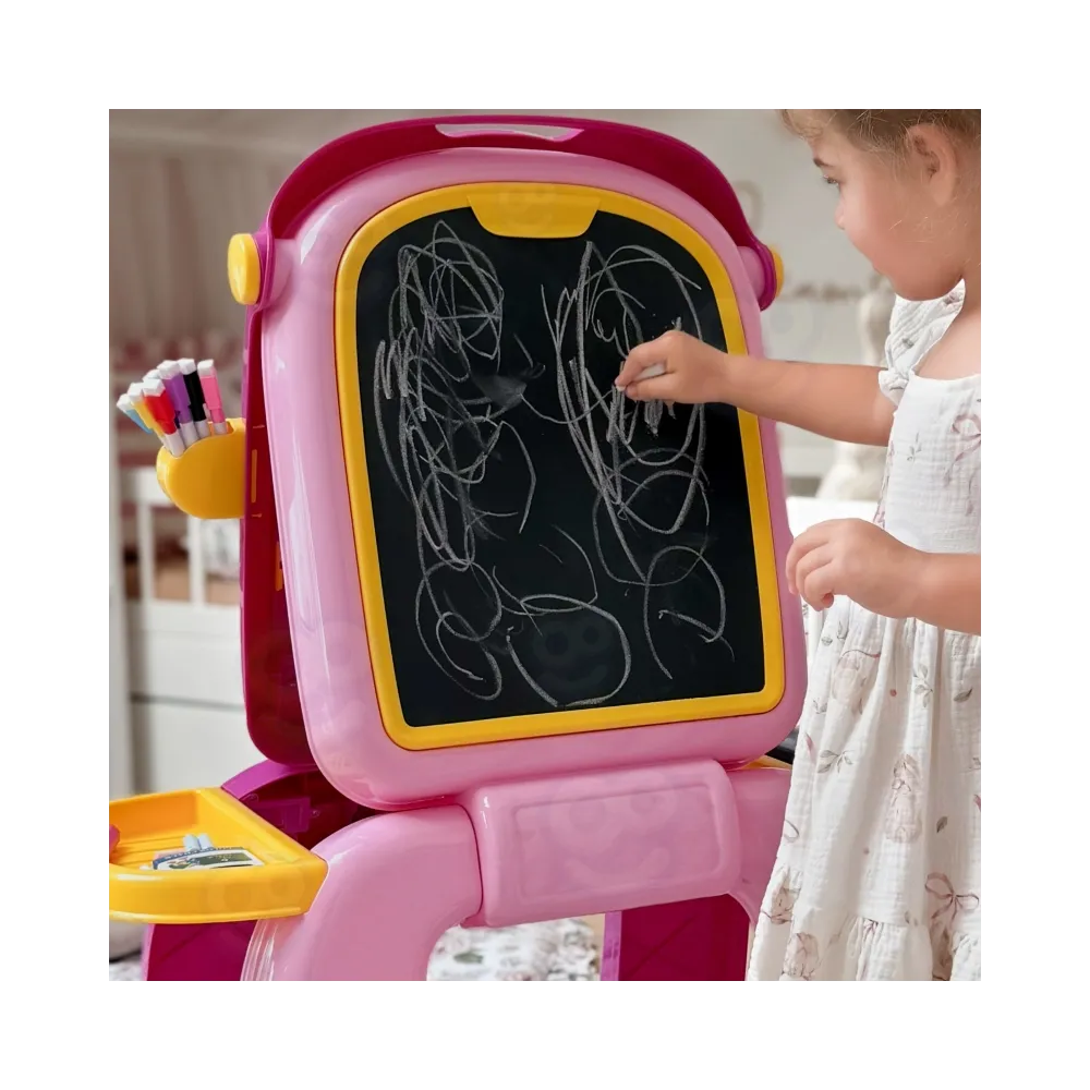 Stabilna tablica do nauki liter, liczb i wyrażania wyobraźni.