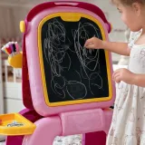 Stabilna tablica do nauki liter, liczb i wyrażania wyobraźni.