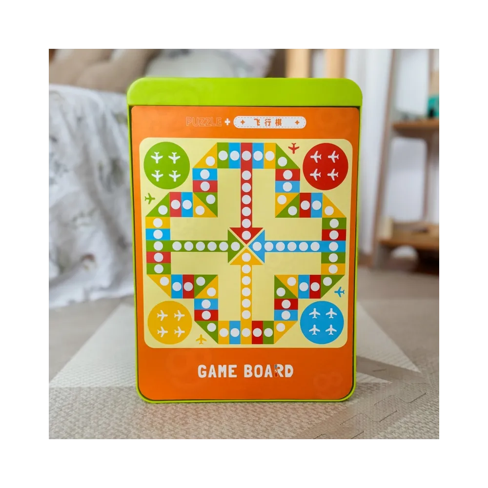 Rodzinne popołudnia z grą Chińczyk na stole