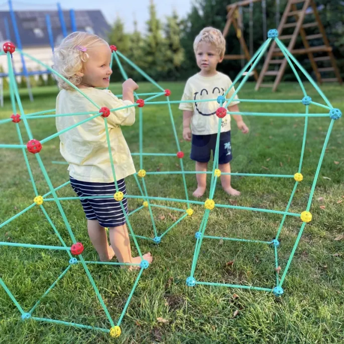 Kreatywne budowanie z rurek i łączników WOOPIE.