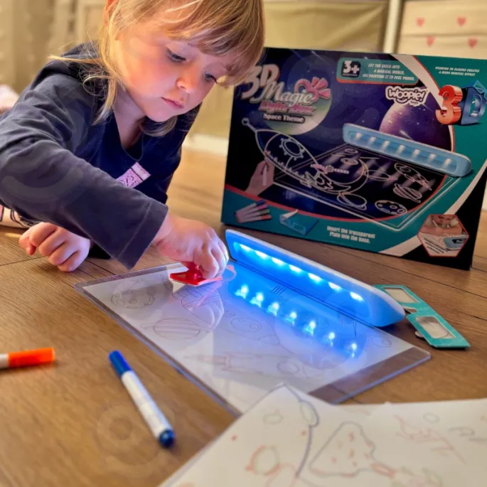 Okulary do oglądania rysunków w trójwymiarze