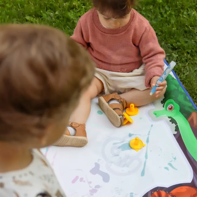 Twórcza zabawa bez bałaganu z wodnymi rysunkami od WOOPIE.