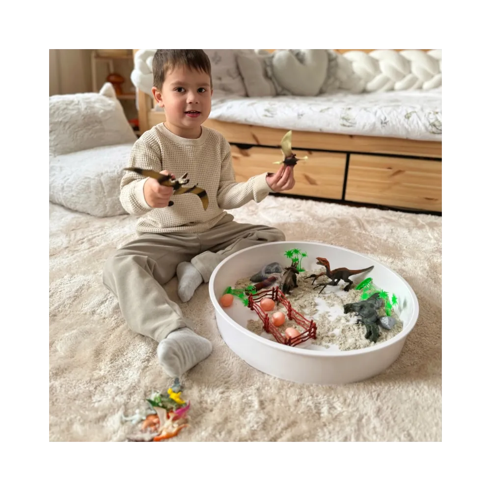 Figurki dinozaurów z elementami otoczenia