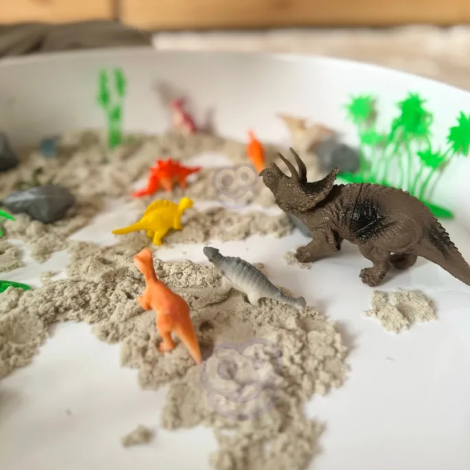 Zestaw 40 figurek dinozaurów z wysokiej jakości plastiku