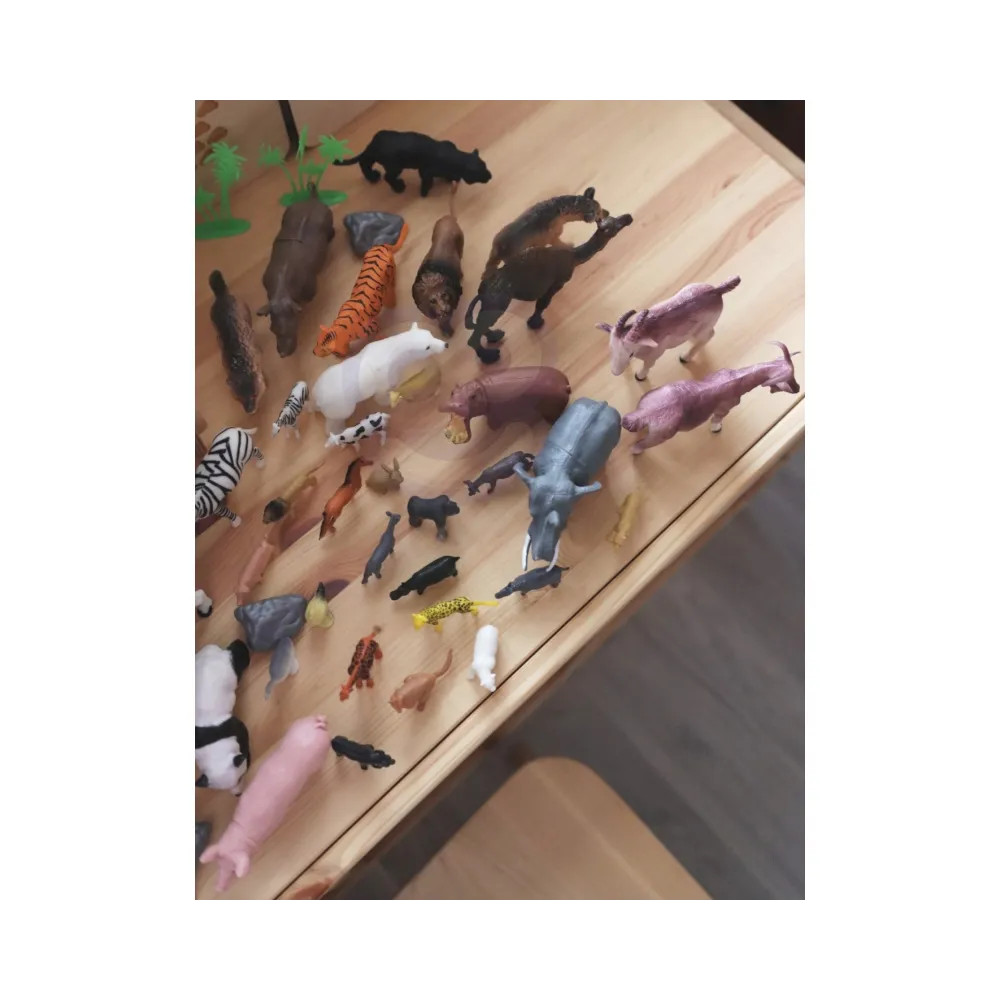 Zestaw 58 figur zwierząt i roślin