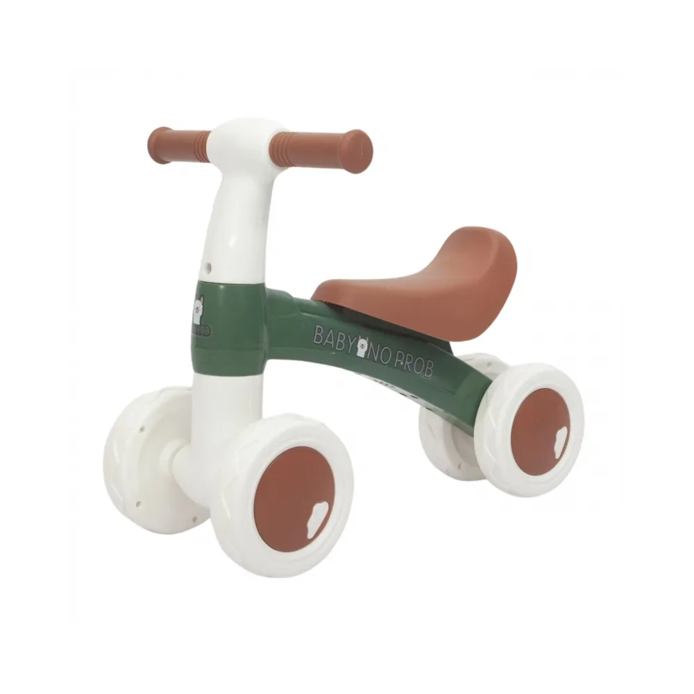 Czterokołowy jeździk dla maluchów pomaga w nauce jazdy