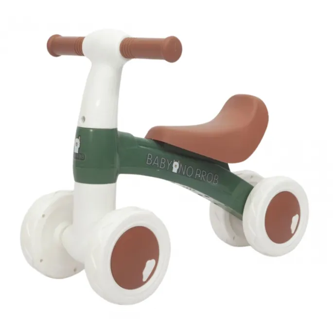 Czterokołowy jeździk dla maluchów pomaga w nauce jazdy