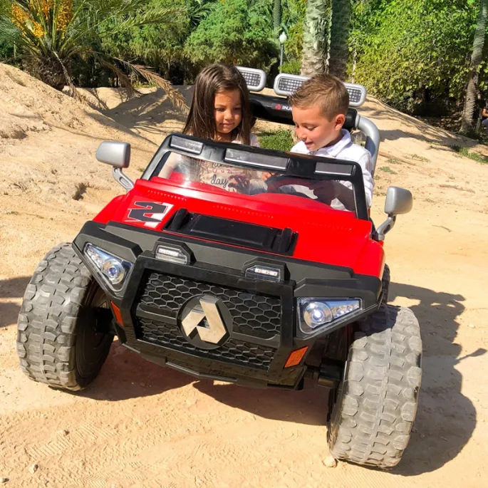 Bezpieczny samochód elektryczny dla dwóch dzieci