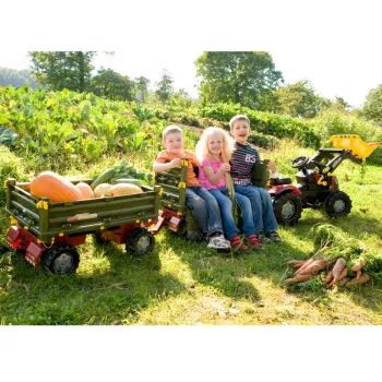 Trwała i stabilna przyczepa 3 osie do transportu zabawek.