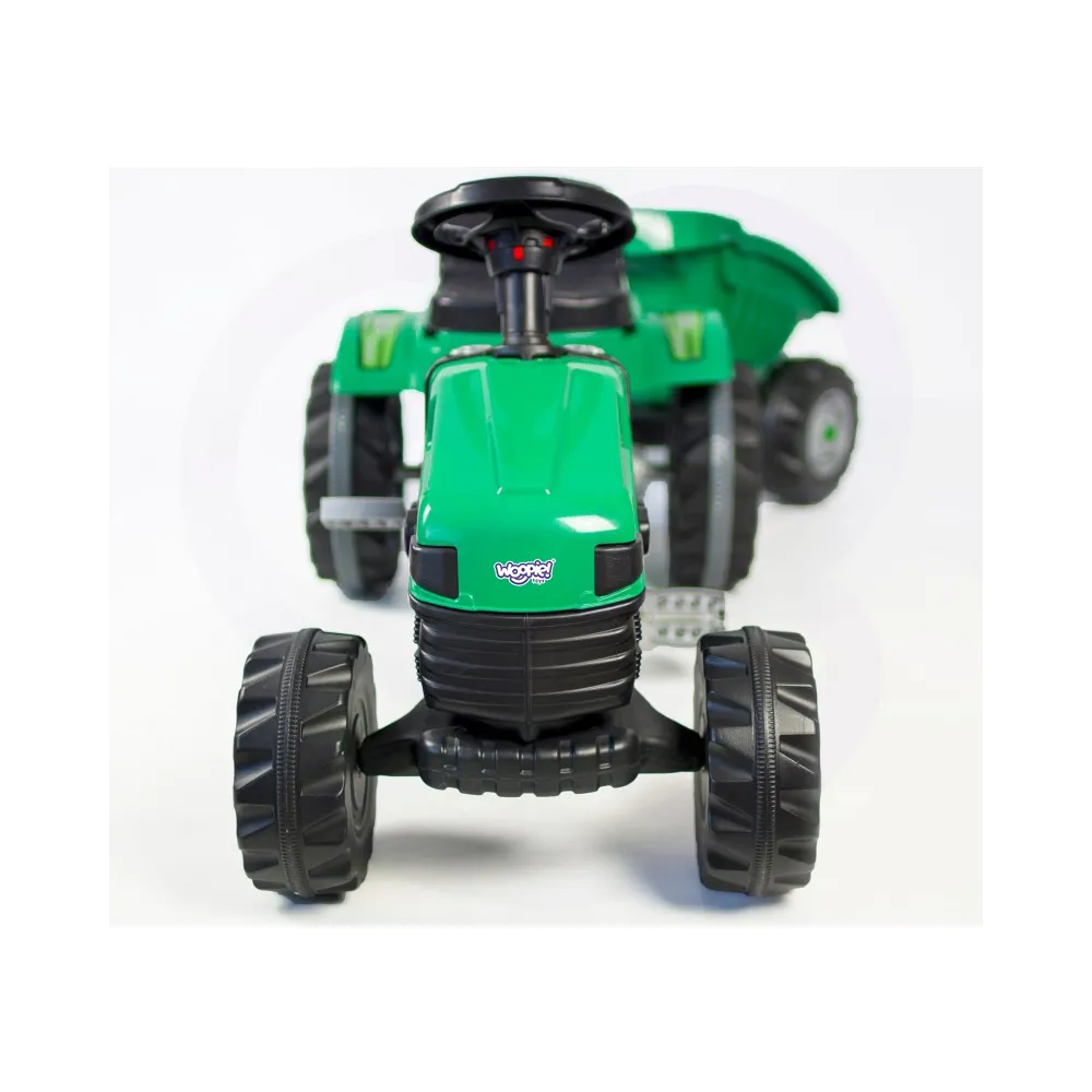 Zielony traktor dla dzieci idealny na świeżym powietrzu