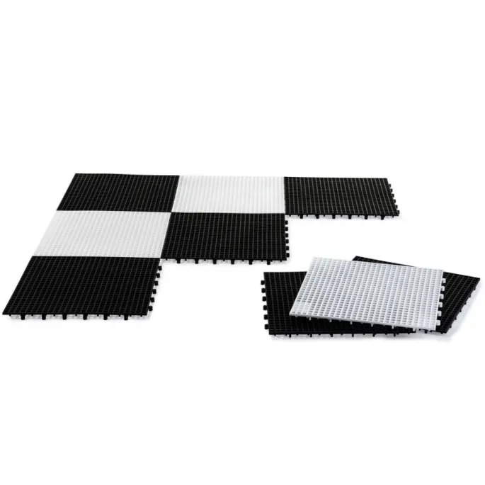 Innowacyjny design szachów ogrodowych XXL