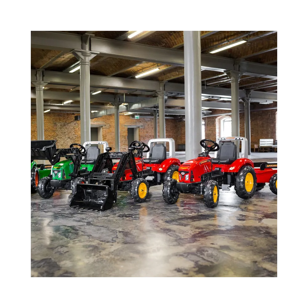 Zabawa w odgrywanie ról z traktor FALK i przyczepą