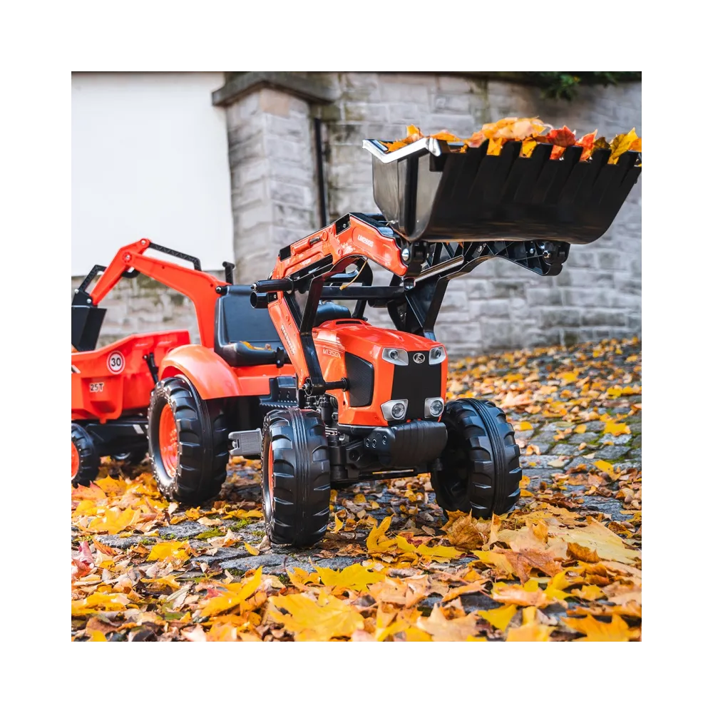 Traktorek Kubota z funkcjonalnym ładowaczem i ruchomą łyżką
