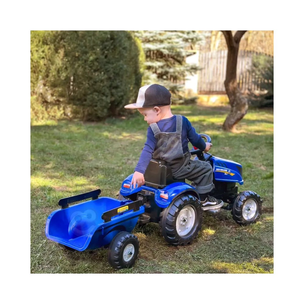 Zabawkowy traktor na pedały z klaksonem i otwieraną maską