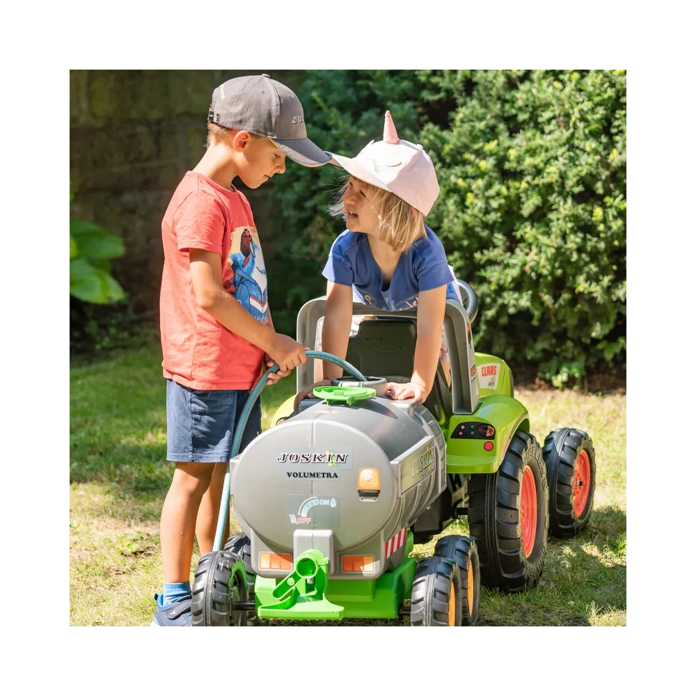 Zabawka rolnicza z funkcjonalnym kranikiem