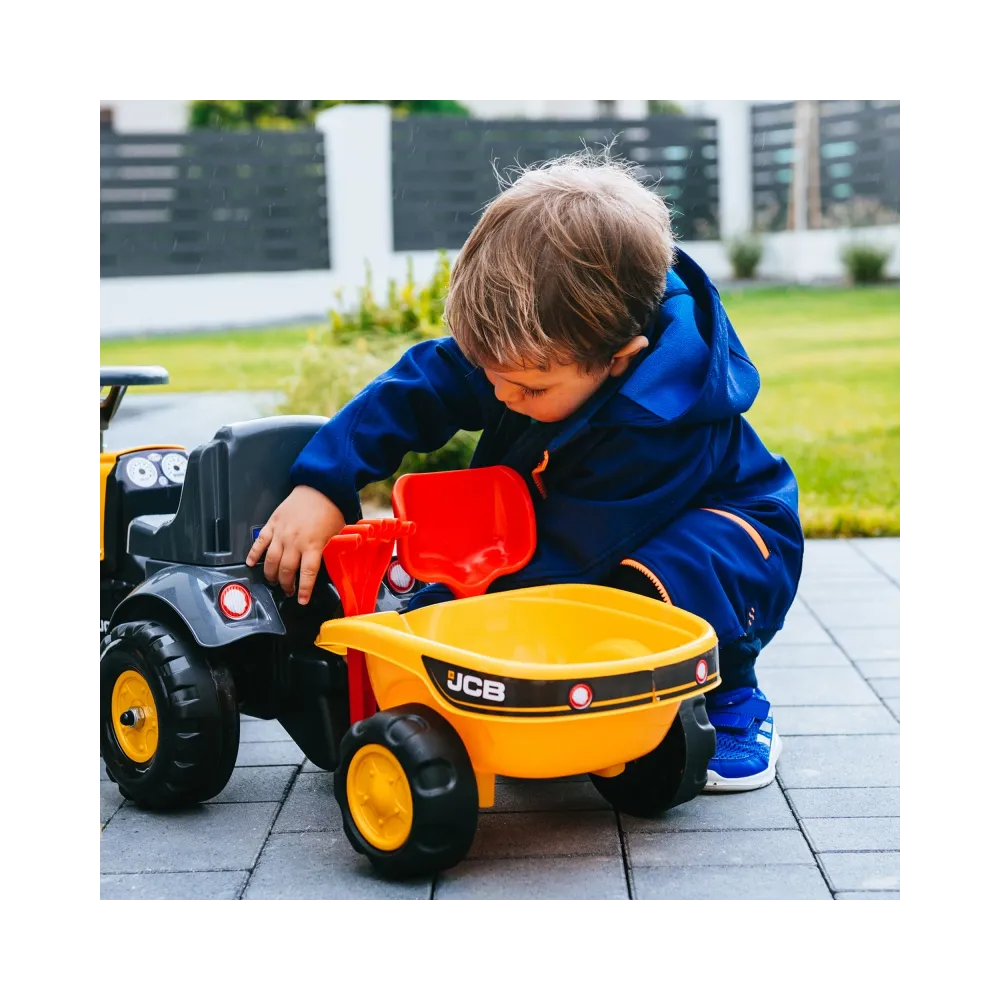 Traktorek JCB z klaksonem w kierownicy