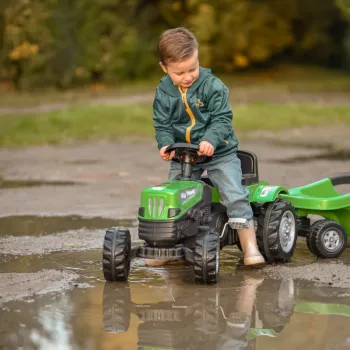Duża przyczepa do traktora z pedałami