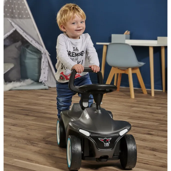 Oparcie wspierające pierwsze kroki malucha