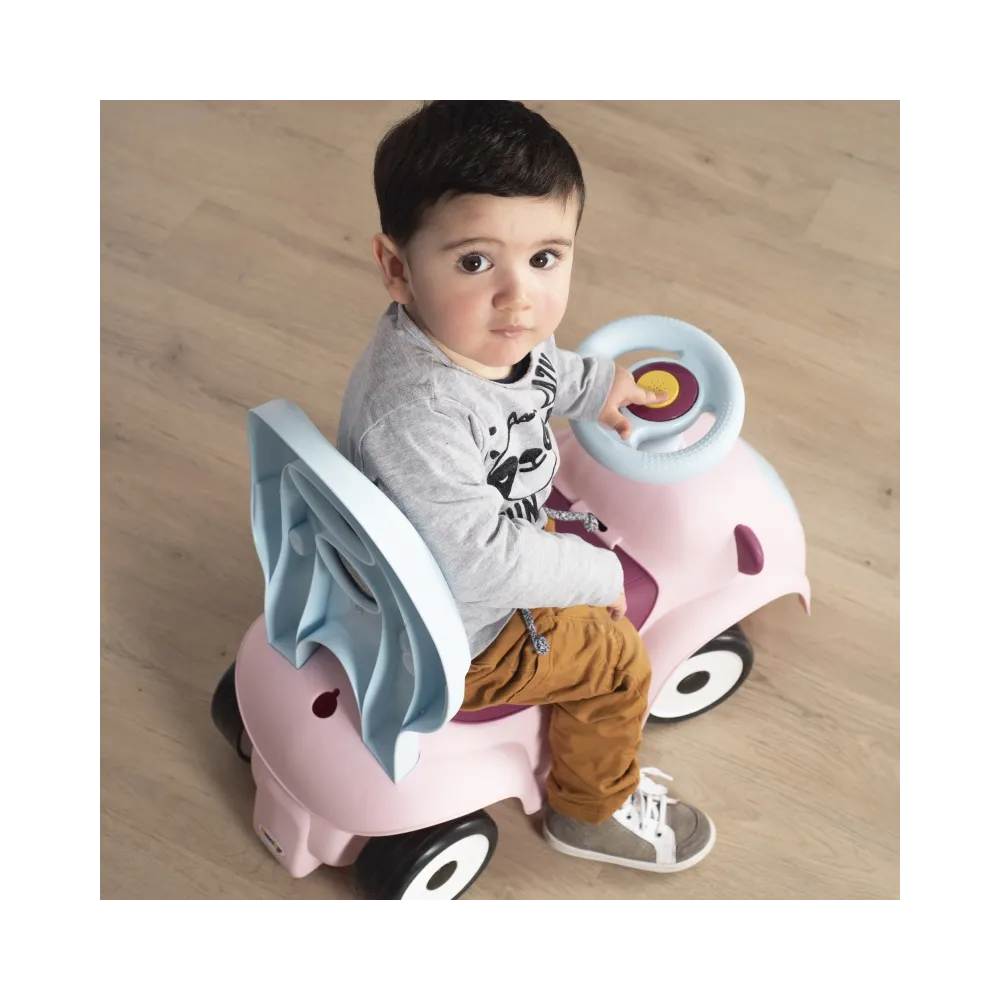 Praktyczny schowek na skarby dziecka w jeździku