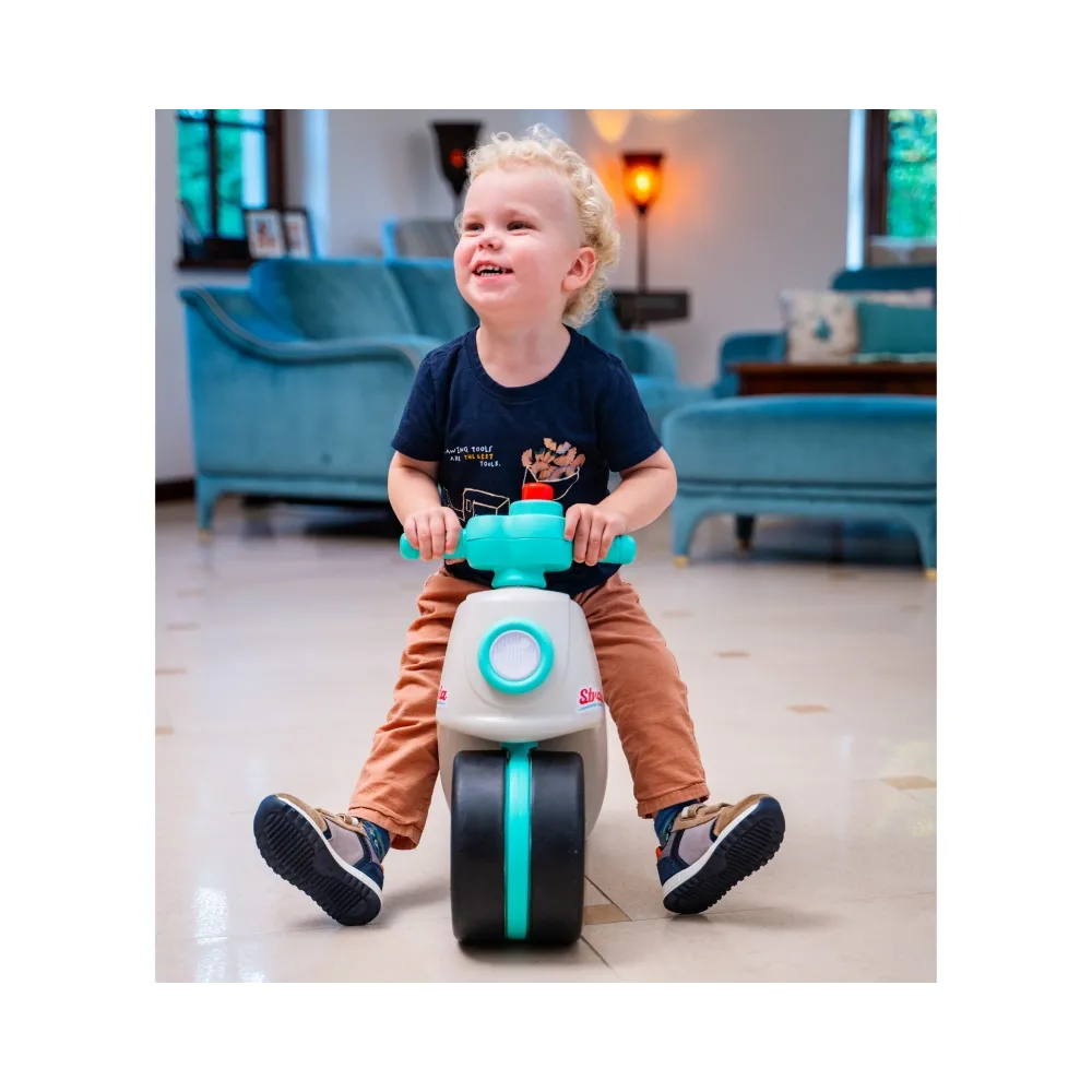 Stabilny pojazd na kółkach dla malucha