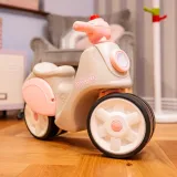 Solidny jeździk dla dziewczynek inspirowany stylem lat 70.