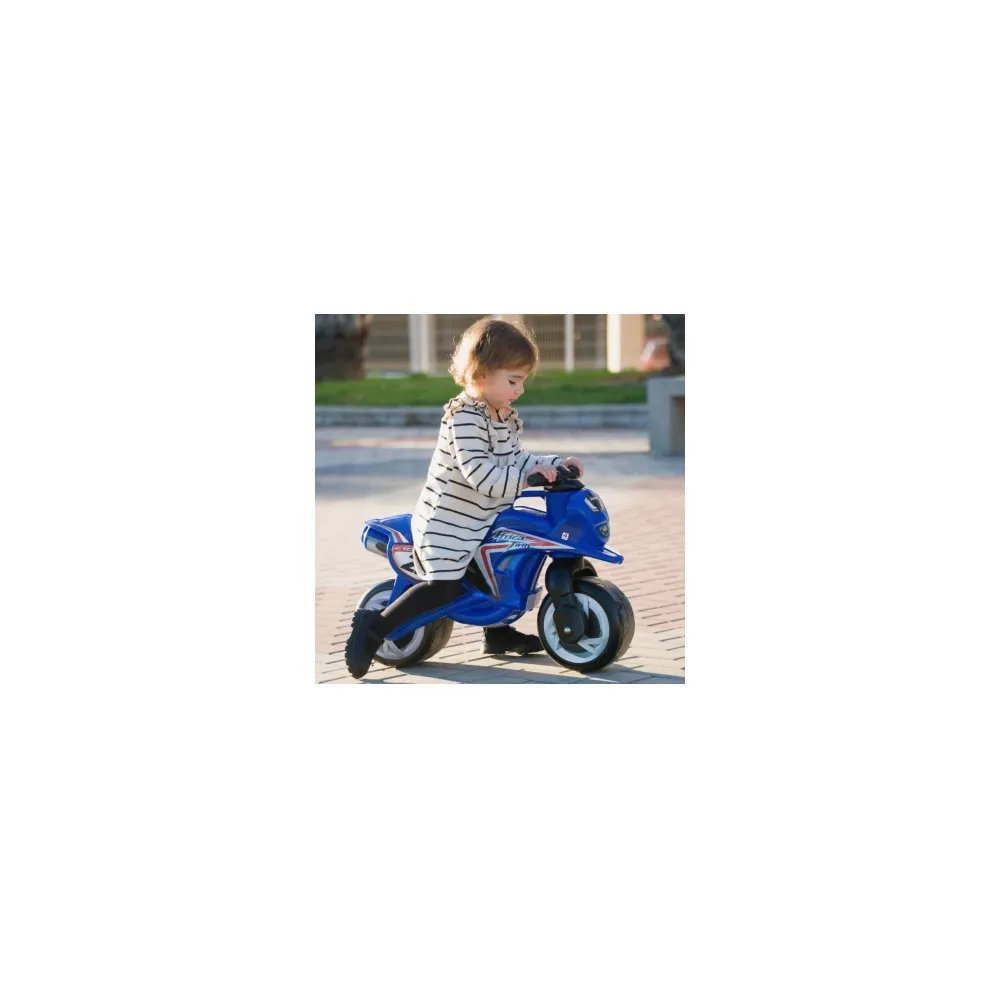 Dziecięcy jeździk motorowy INJUSA z rączką do przenoszenia.
