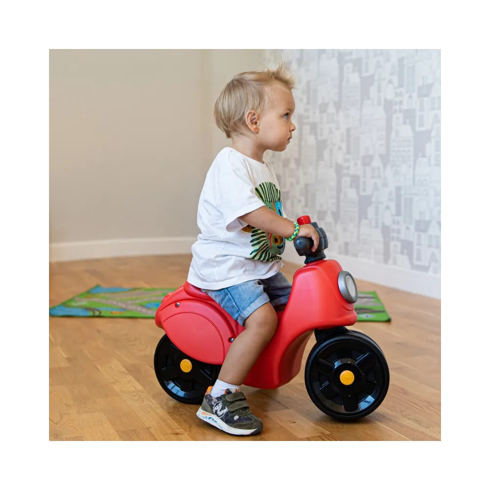 Stabilny jeździk dla dzieci od 1 roku