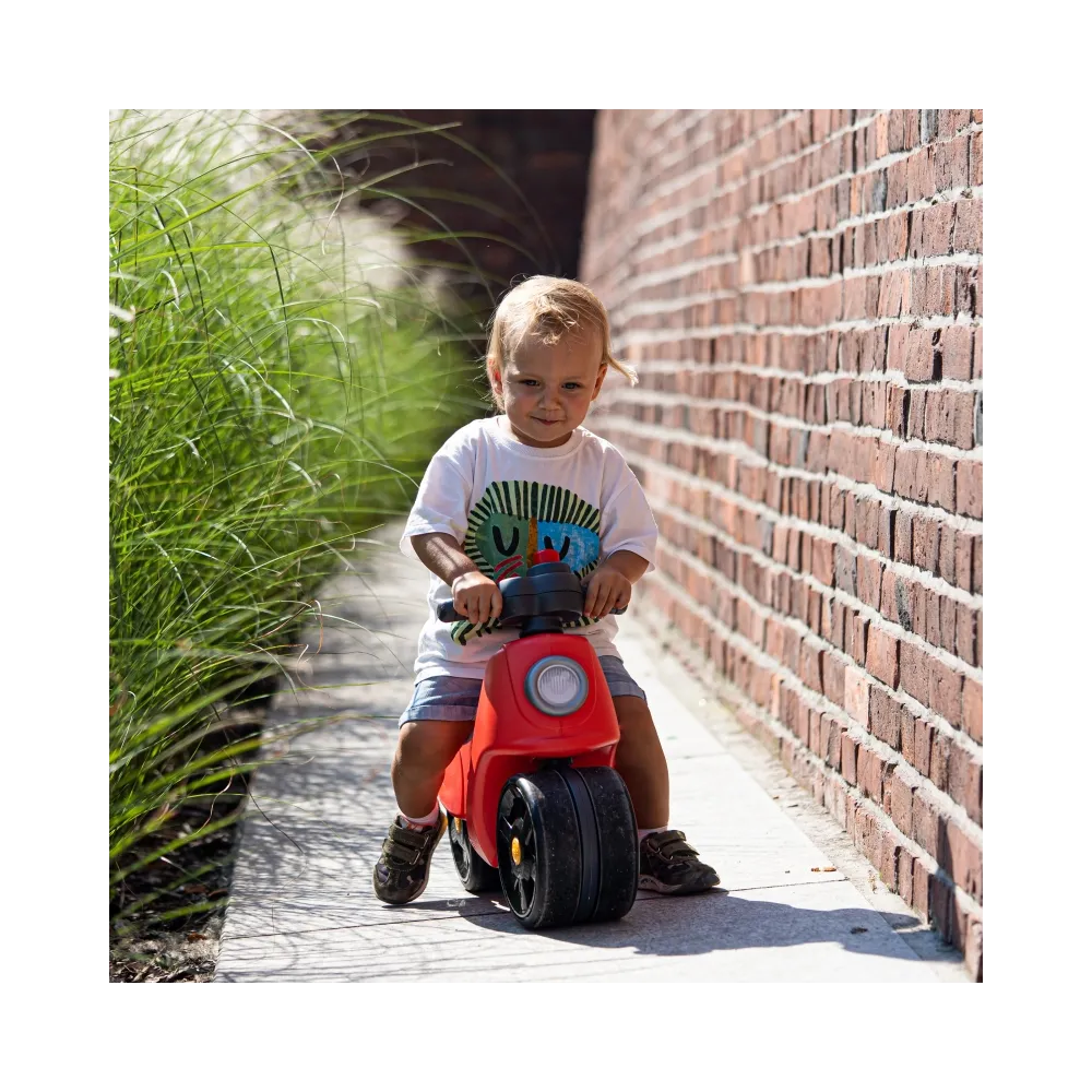 Falk Strada - niezapomniana zabawa na jeździku