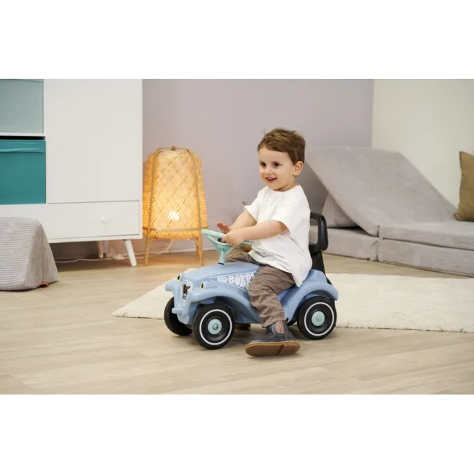 Praktyczny chodzik do wspierania pierwszych kroków.