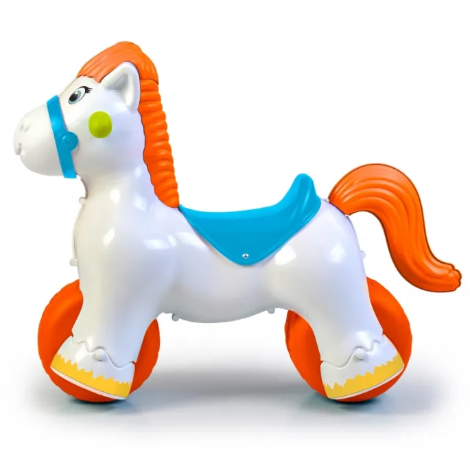 Stabilna konstrukcja z dużymi kołami i szeroką podstawą.