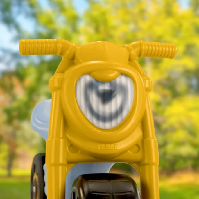 Zabawa z jeździkiem rozwijająca umiejętności motoryczne dzieci