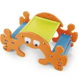 Funkcjonalny stolik do zabawy w ogrodzie