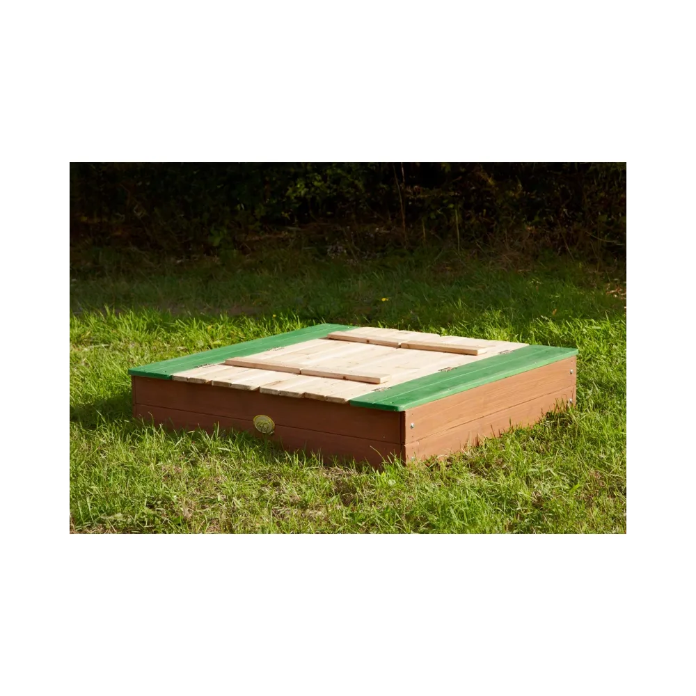 Kreatywna zabawa dla dzieci w drewnianej piaskownicy AXI Ella.