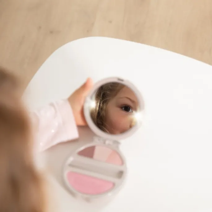 Rozwiń umiejętności małej kosmetyczki z puderniczką SMOBY