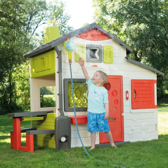 Praktyczny zraszacz do letnich dni dla dzieci