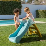 Zjeżdżalnia z funkcją wodnego placu zabaw