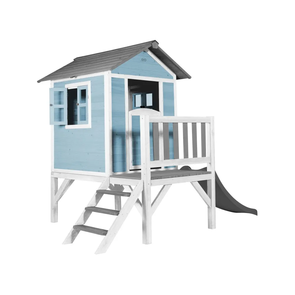 Dzieci zjeżdżają ze zjeżdżalni AXI