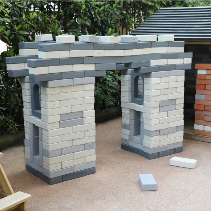 Bezpieczne klocki EVA do tworzenia różnorodnych struktur architektonicznych.