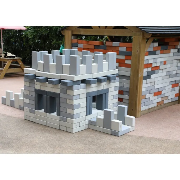 Interaktywne zabawki do współpracy, rozwijające umiejętności społeczne.