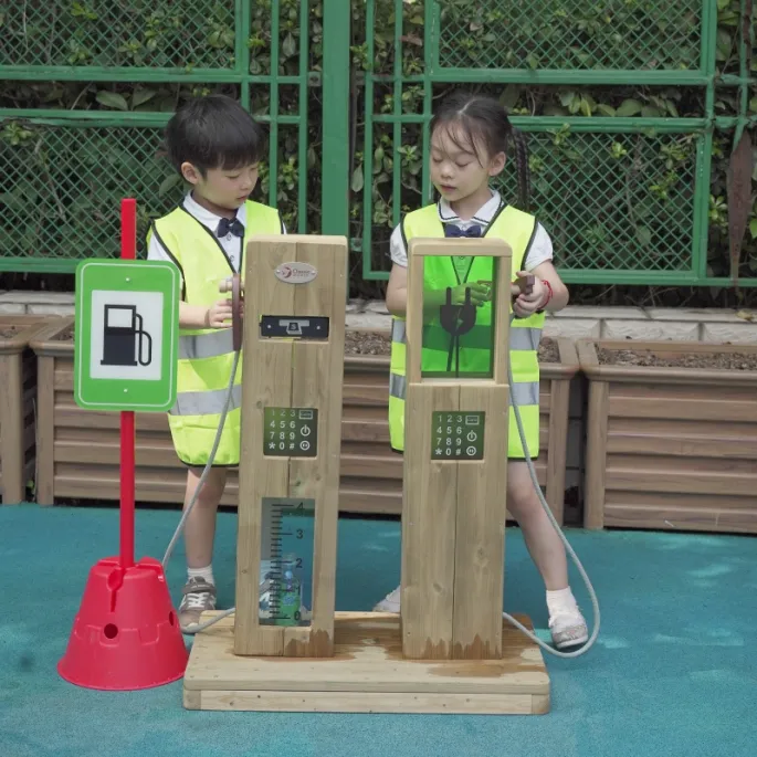 Symulacja tankowania i ładowania dla małych kierowców.