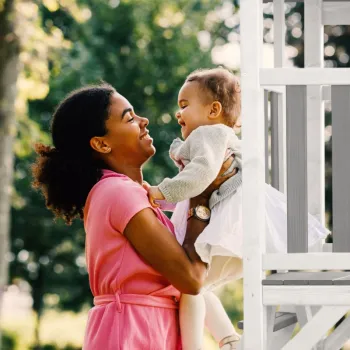 Solidny plac zabaw z naturalnych materiałów