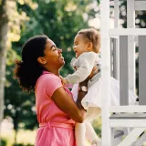 Solidny plac zabaw z naturalnych materiałów