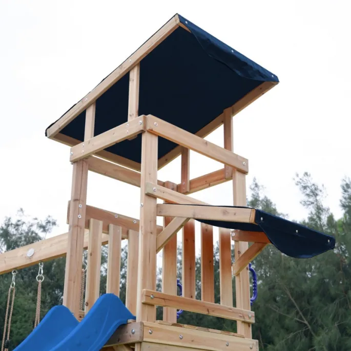 Drewniana huśtawka dla kilku dzieci jednocześnie