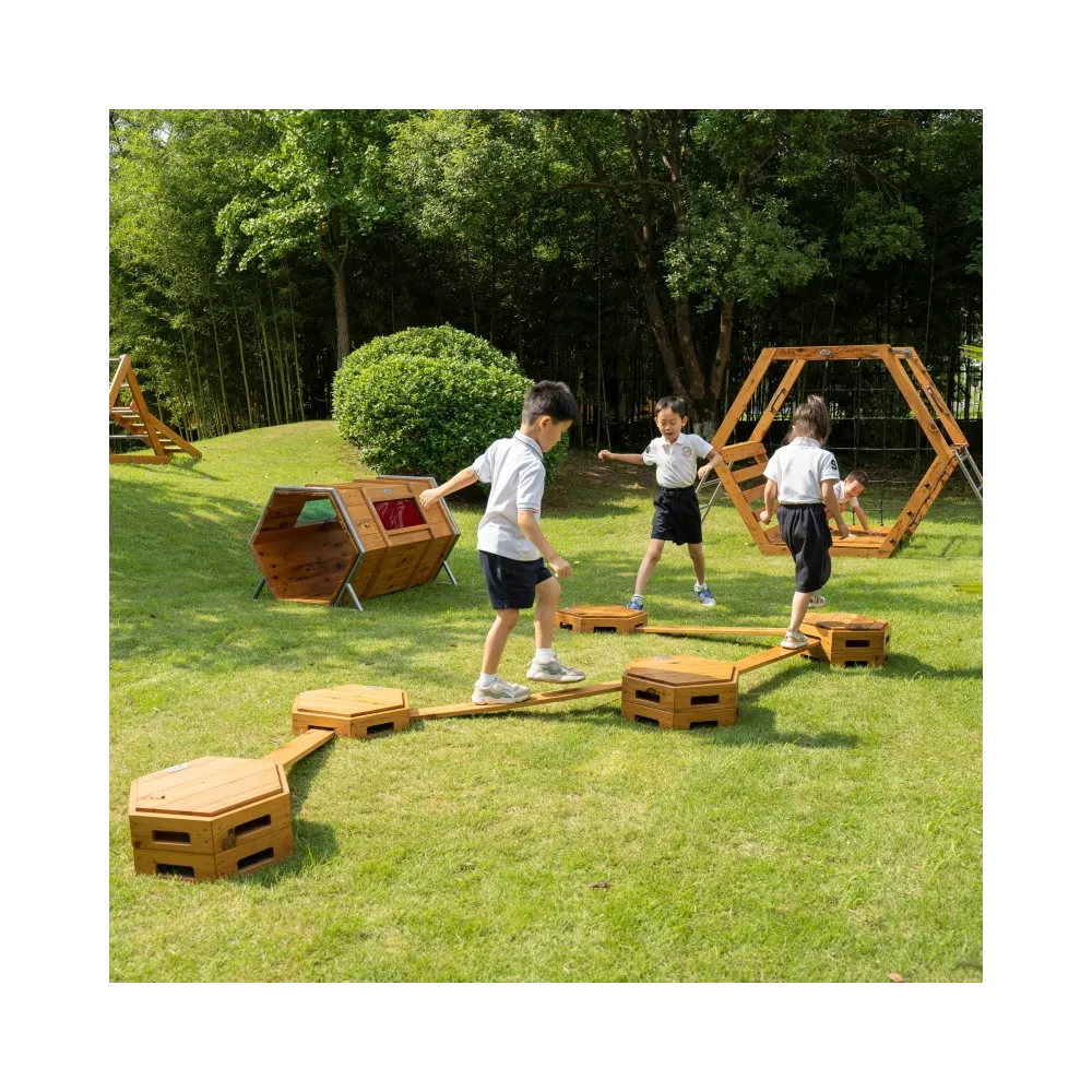 Bezpieczna drewniana zabawka wspierająca rozwój ruchowy