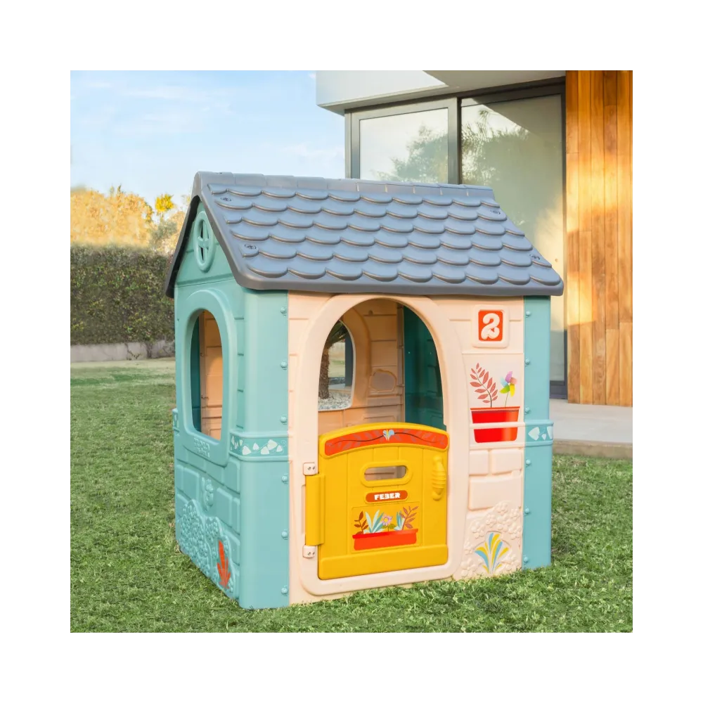 Domek FEBER wykonany z trwałego plastiku, w kolorach zielonym i niebieskim