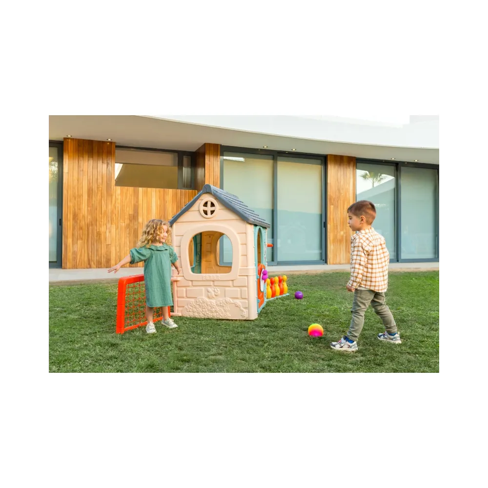 Dzieci bawią się w FEBER Domu Aktywności