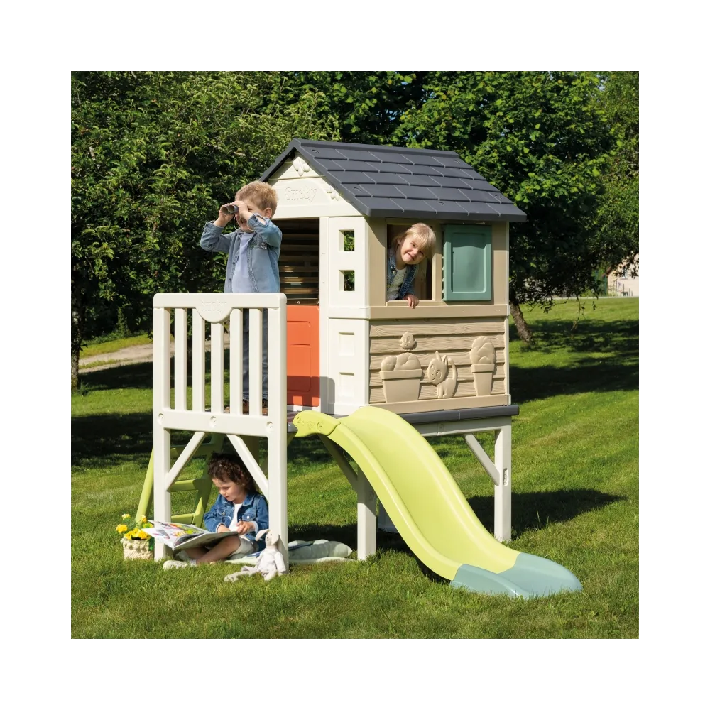 Ekologiczny domek ogrodowy ze zjeżdżalnią