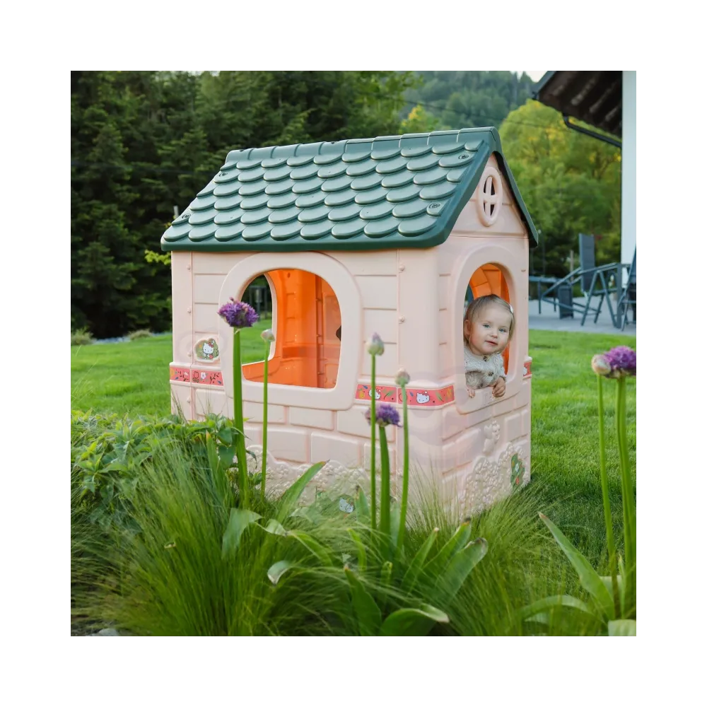 Domek Hello Kitty rozwija kreatywność i umiejętności społeczne dzieci.